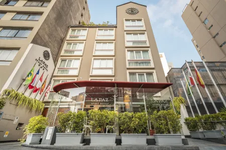 La Paz Apart Hotel Отели рядом с достопримечательностью «Museo de Arte de Lima»