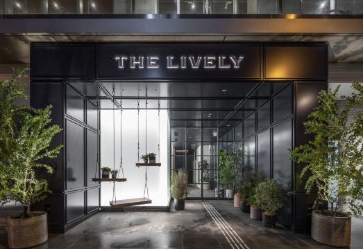 1. 더 라이블리 아..