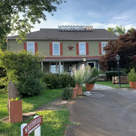 Woodbridge Inn & Tavern