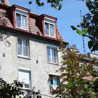 GoVienna - Charming Studio Hotel Exterior