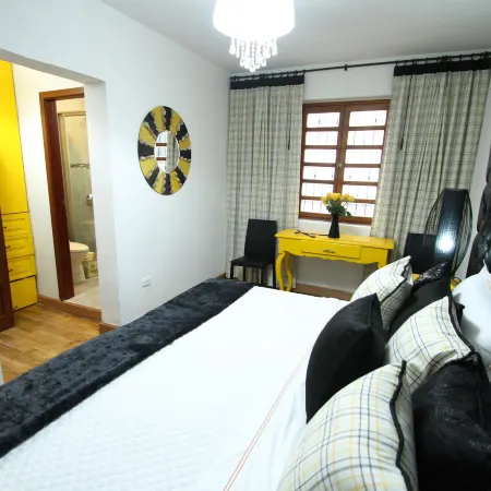 Hotel + Arte