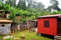 Guest House Quinta Natural Bangalots فنادق في Caue