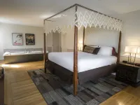 The Yankee Inn Hotels in Lenox