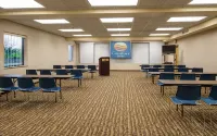 Comfort Inn - Hall of Fame Hotels in Plain Township