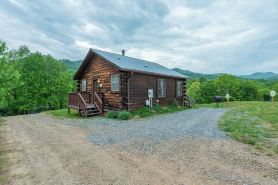Engadine Inn and Cabins