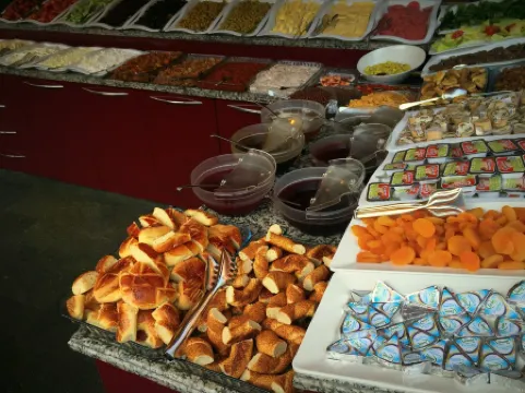 Inanlar Garden Hotel & Bungalow Отели в г. Узунгёль