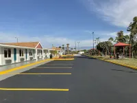 Knights Inn Punta Gorda - Parkplatz