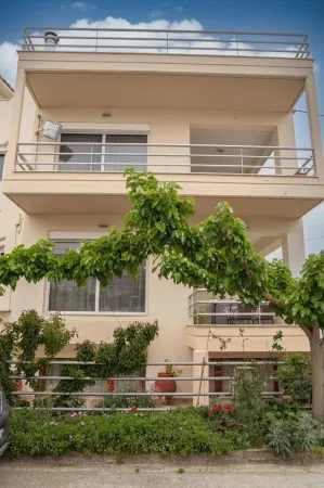 Estell’s Sweet Luxury House