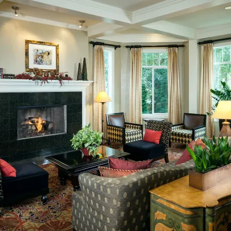 Plaza Inn & Suites at Ashland Creek