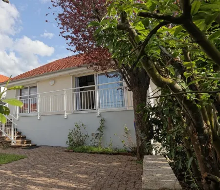 Proche Centre, Gare, Parc, Parking by Maison Bonhage Отели в г. Пуланжи