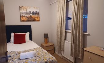 Huku Kwetu - Fieldfare Green