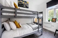 Queens Mile 1 with Free Parking by My Getaways