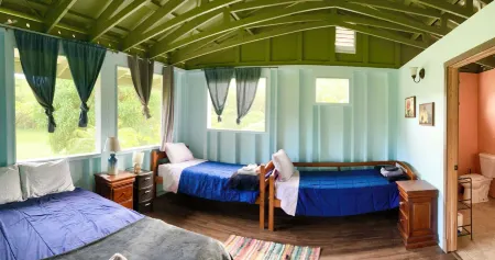 Kirpal Meditation and Ecological Center Отели рядом с достопримечательностью «Halepalaoa Beach»