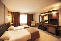 Üstün Hotel Alsancak