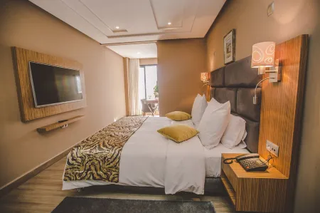 New Art's DownTown Hotel