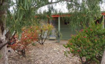 Lightning Ridge Outback Resort & Caravan Park