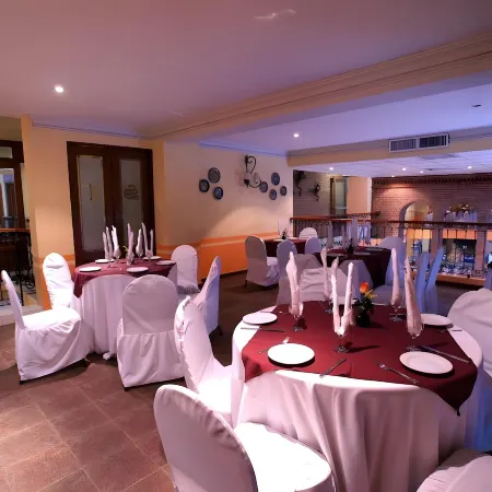 Hotel Santiago de Compostela - Guadalajara Centro Historico