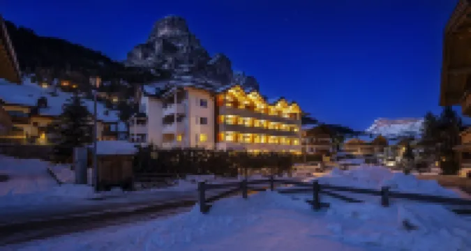 Hotel Gran Fanes Hotels near Frara