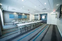 Hampton Inn & Suites Tempe/Phoenix Airport Hotels in Tempe