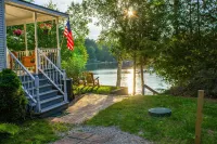 Lake front home with in-deck outdoor hot tub and spectacular lake views! Hotels in Eden