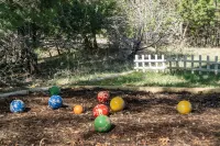 Casita Montalbano - Sleeps 8 to 10 - Private River Access - Pet Friendly Cabin