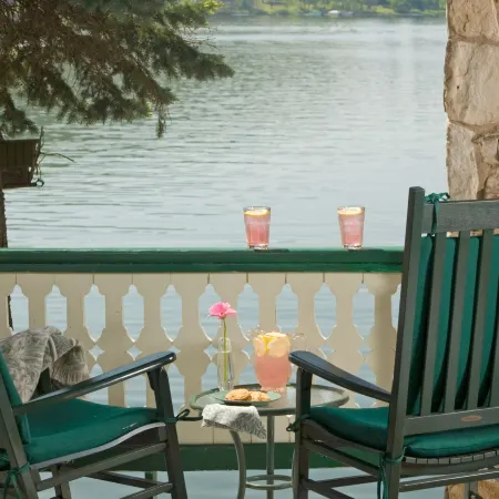 Lake Pointe Inn
