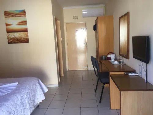 The Nest Lodge - 2-Star