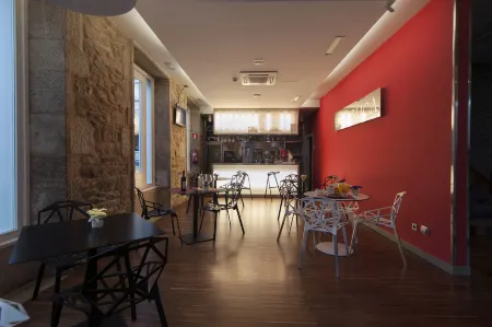 Casas Reais Boutique Отели рядом с достопримечательностью «Miradoiro Costa Vella»