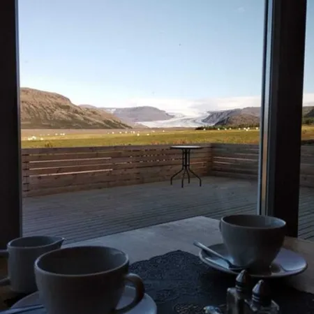 Glacier World - Hoffell Guesthouse
