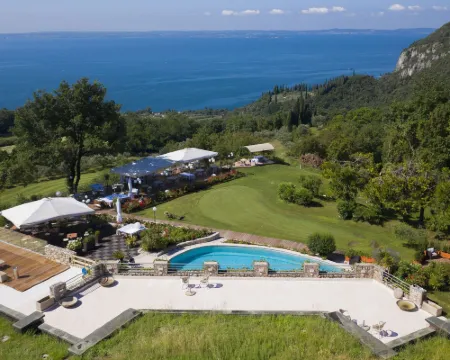 Golf Hotel Ca' Degli Ulivi Hotel a Costermano