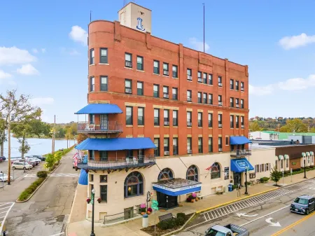 Lafayette Hotel Marietta Отели рядом с достопримечательностью «Больница Мариетта Мемориал»