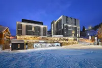 Grand Hotel Hradec Hotels near Penzion U Vleku Javor