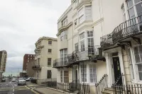 Between Piers - Central- by Brighton Holiday Lets