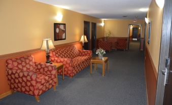 Burnsville Inn & Suites