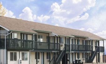Almada Inn
