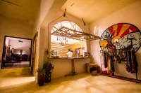 Distant Relatives Ecolodge & Backpackers