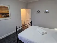 Birtley's Diamond 3 Bed Apt, Sleeps 6 Guests Hotels in Gateshead