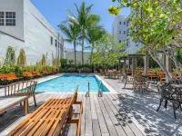 Global Luxury Suites at the Apex Miami Hotels near 1111
