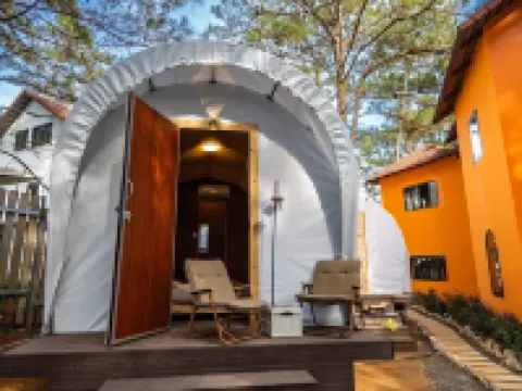 德維弗民宿-芒甸 公伯隴酒店