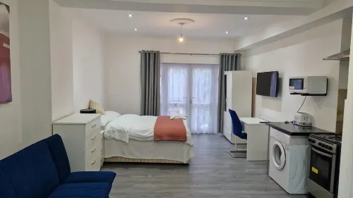 Impeccable 1-Bed Apartment in Ilford Hotels in Woodford
