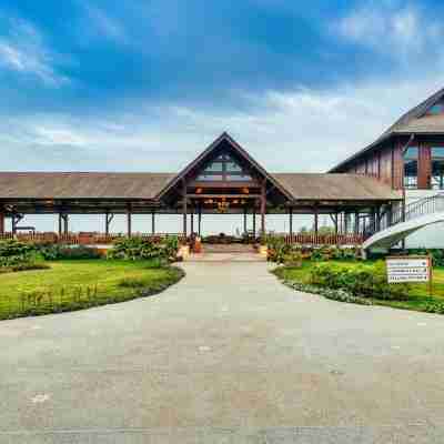 Highland Club Hotel Exterior