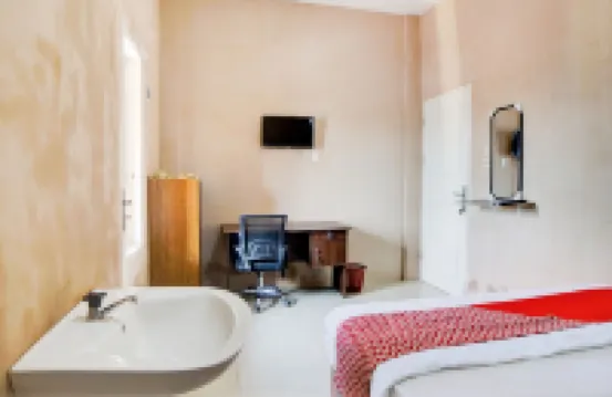 Hotel O Penginapan Syariah Faster Inn Hotel di Medan Estate