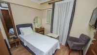 Red Green Hotel Hotel in zona Latife Hanim Mansion and Memorial House