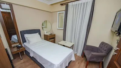 Red Green Hotel Hotels in Karsiyaka