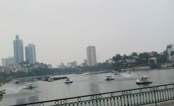 Holly Apartment near Truc Bach Lake