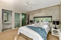 Luxury Portsea Sanctuary   Gas Heat Pool   Gardens Hotels in Portsea