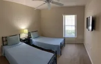 3 Bedroom Private Pool with Spa Near Disey Villa - parking