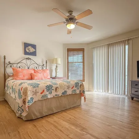Five Minute Walk to the Beach Sleeps 11