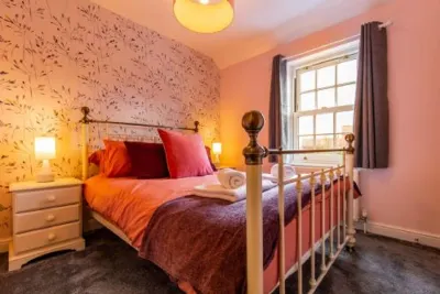 호스트 스테이 더 코트야드 스네티샴 비치 주변 호텔