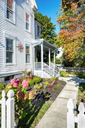 Hudson Navigator Отели в г. Гудзон